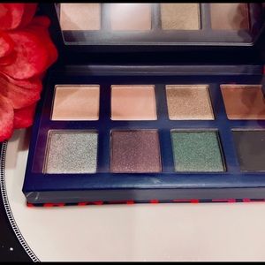 *NEW in Box, Avon 8 Eyeshadow Palette w mir…